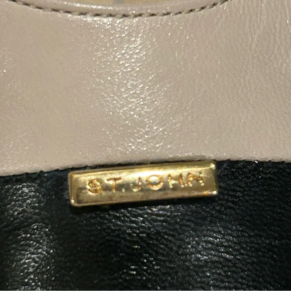 St. John Slingback Black / Tan Leather Heels Size 10 Made in Italy